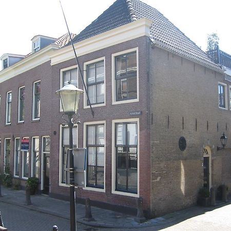 B&B De Kamer Hiernaast Gouda Bagian luar foto
