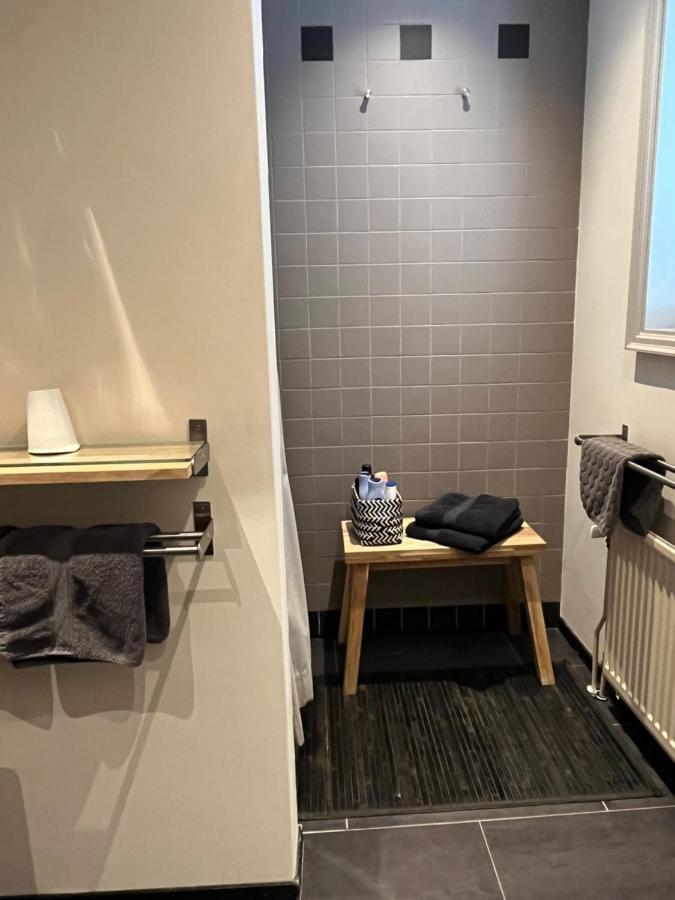 B&B De Kamer Hiernaast Gouda Bagian luar foto