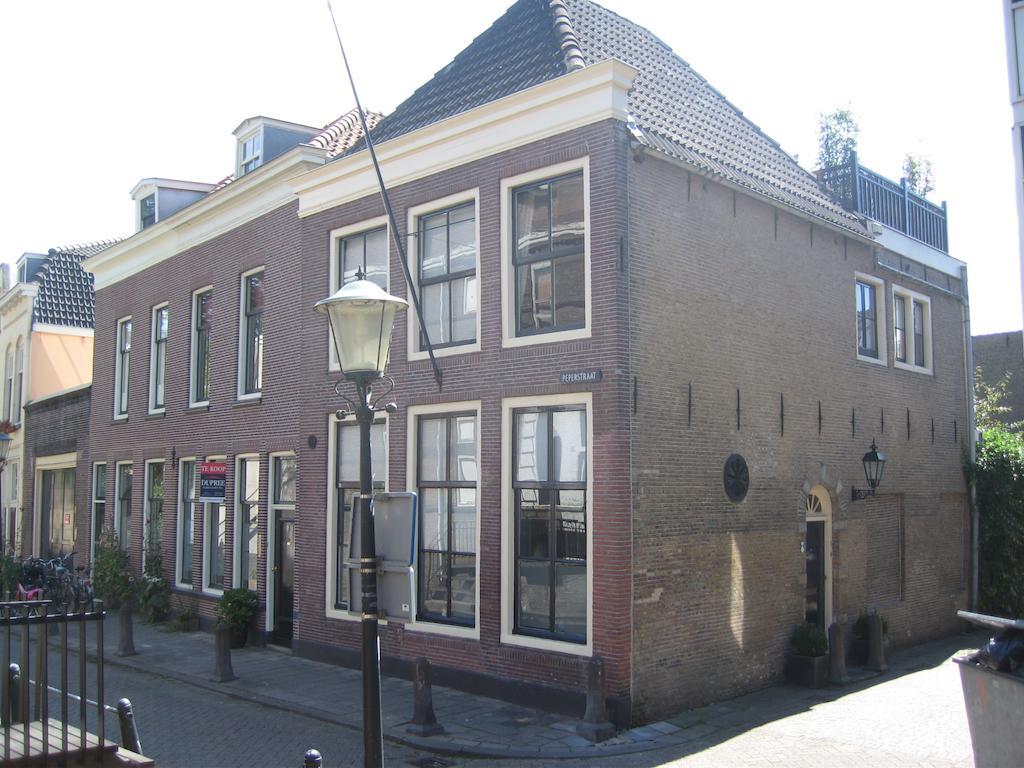 B&B De Kamer Hiernaast Gouda Bagian luar foto