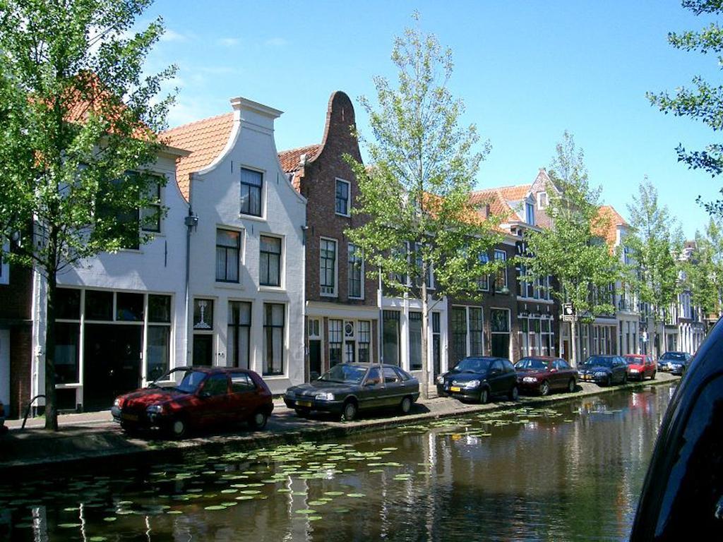B&B De Kamer Hiernaast Gouda Bagian luar foto