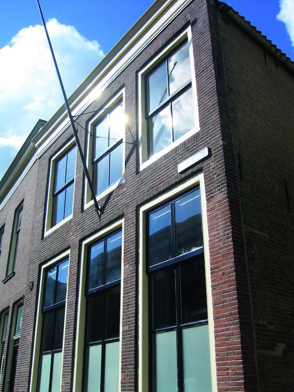 B&B De Kamer Hiernaast Gouda Bagian luar foto